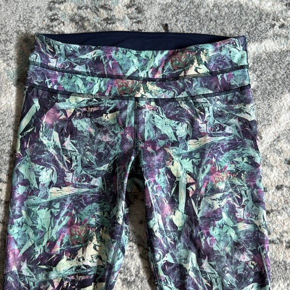 Lululemon Run Inspire Crop II *All Full-On Luxtreme - Picture 2 of 7